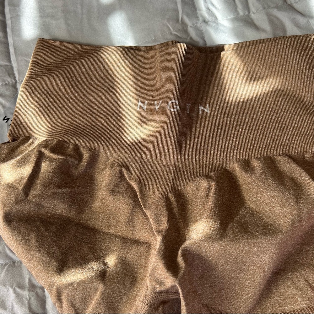 Navigation leggings size large. Never been worn and still has tags